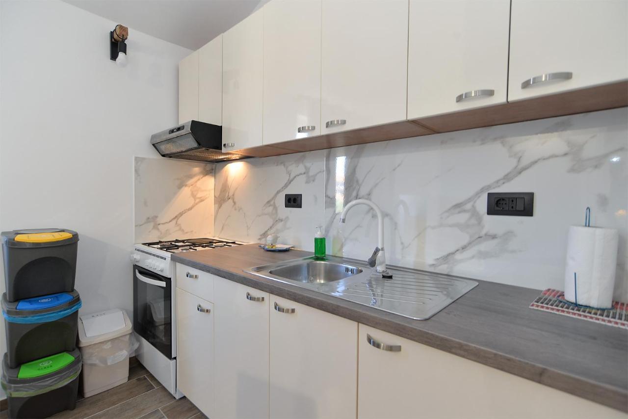 Apartments Elizabeta 1701 Fažana Kültér fotó