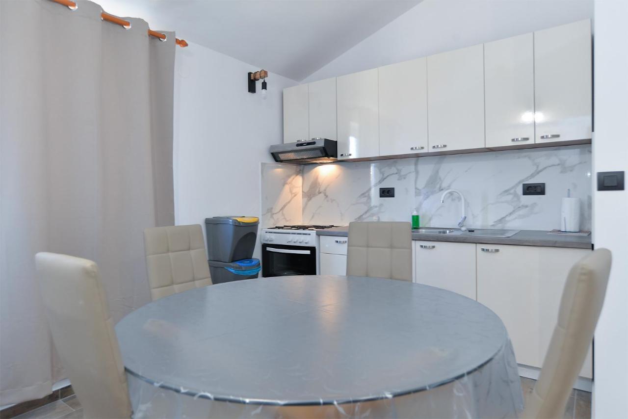 Apartments Elizabeta 1701 Fažana Kültér fotó